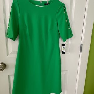 Think spring in this green s/s detail dress. Great dress Easter